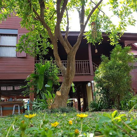 Baanwealaa Guesthouse (Adults Only) Chiang Mai Buitenkant foto